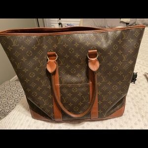 LOUIS VUITTON WEEKENDER BAG/PURSE